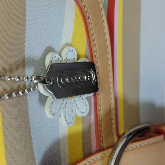 💕 COACH Stripe Buckle Handbag #4438 - Picture 3 of 15